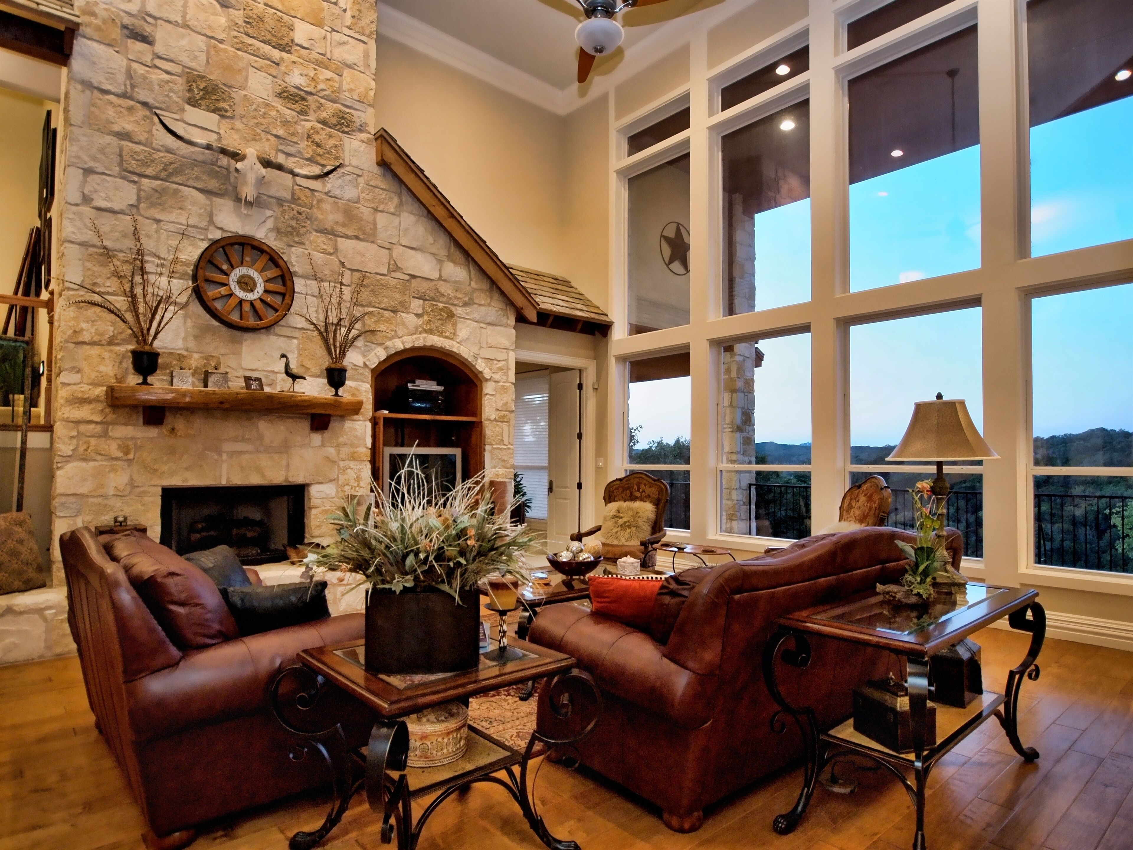 智能电视、壁炉、乒乓球