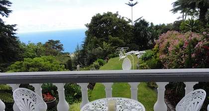 Madeiran Quinta with a wonderful 4000 m2 Botanical Garden with private pool