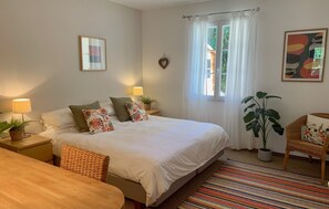 3 bedrooms, iron/ironing board, travel cot, free WiFi