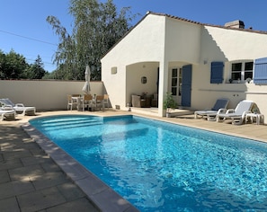 Piscine extérieure, piscine chauffée