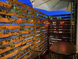 Outdoor dining - Cozy apartment with billiards and indoor golf (Roma)