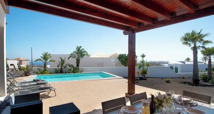 Villa Clara, quiet area in Tias with private pool, heated and barbecue.