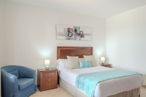 3 bedrooms, iron/ironing board, travel cot, free WiFi - Villa Clara, quiet area in Tias with private pool, heated and barbecue. (Tías - Lanzarote)