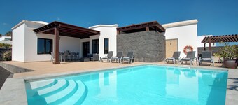 Villa Clara, quartier calme Tias avec piscine privée, chauffée et barbecue.