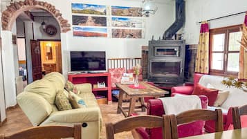Fernseher, Kamin