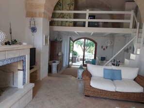 Smart-tv en een open haard