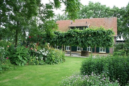 spacious house, 4-6 persons, sauna, conservatory, garden, luxury bathroom