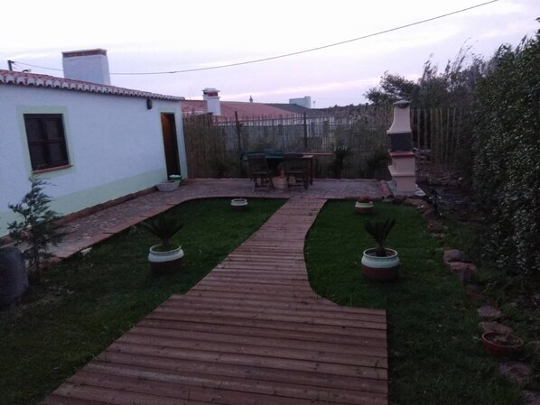 Outdoor dining - House in Costa Vicentina near the beach (Aljezur)