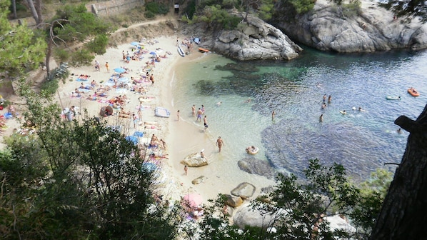 Beach nearby - APARTMENT WITH TERRACE-SOLARIUM. AND POOL..NEXT TO CALA PI AND OTHER BEACHES. (Castell-Platja d'Aro)