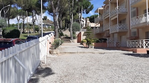 Property grounds - APARTMENT WITH TERRACE-SOLARIUM. AND POOL..NEXT TO CALA PI AND OTHER BEACHES. (Castell-Platja d'Aro)