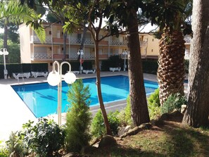 Outdoor pool - APARTMENT WITH TERRACE-SOLARIUM. AND POOL..NEXT TO CALA PI AND OTHER BEACHES. (Castell-Platja d'Aro)