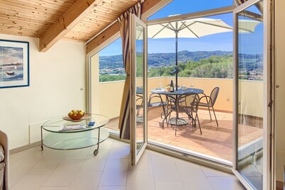 Villa il Poggiolo Diano Marina, hi-tech villa