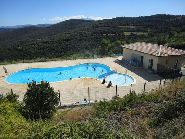 Outdoor pool, a heated pool