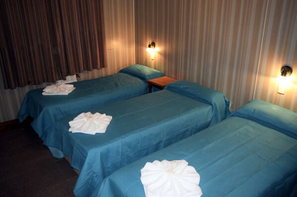 Habitación triple | Wifi gratis y ropa de cama 