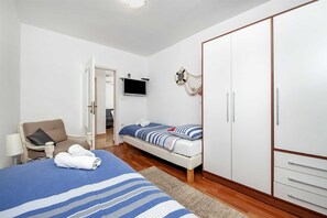 2 bedrooms, iron/ironing board, free WiFi, bed sheets