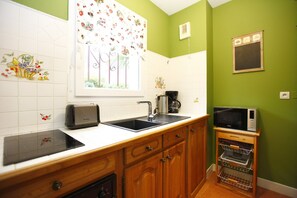 Fridge, microwave, oven, stovetop - house / villa - Hendaya with swimming pool (Hendaye)