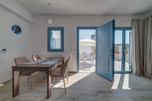 Dining - Quiet place for special vacations for couples! (Timpaki)