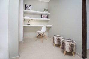 Apartment, Multiple Beds, Non Smoking, City View | Room amenity