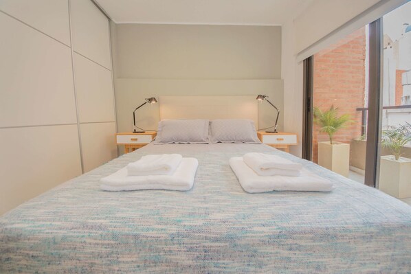 Iron/ironing board, free WiFi, bed sheets