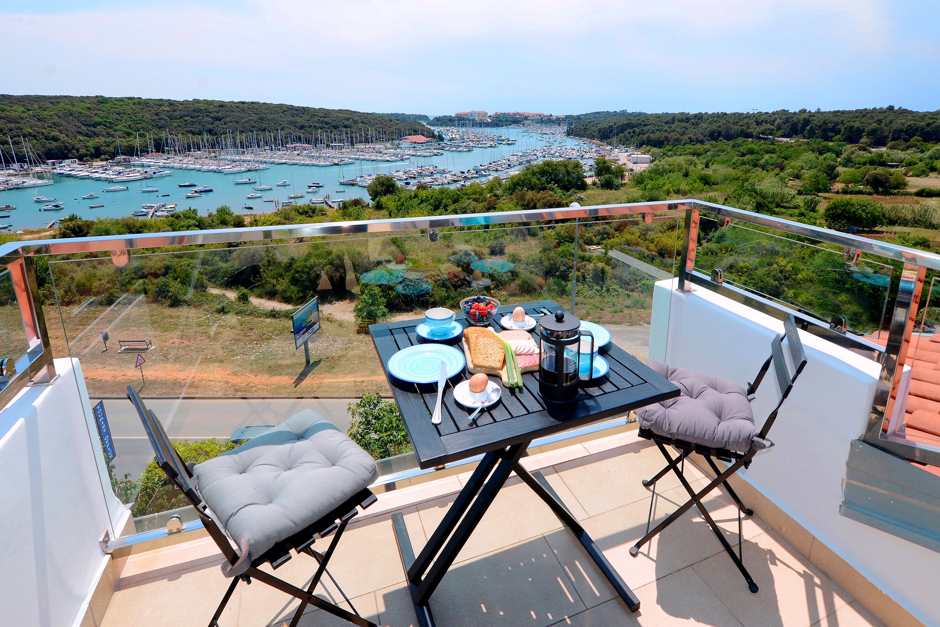 屋外ダイニン グエリア