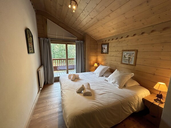 4 chambres, accès au Wi-Fi (inclus), literie fournie