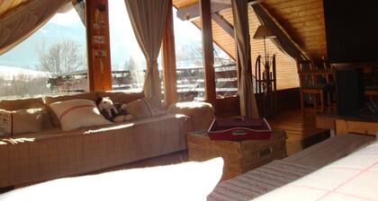 villard 6 pers , haut de chalet avec cheminée ,deco montagne, expo s