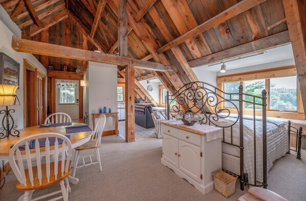 1 bedroom, desk, iron/ironing board, free WiFi