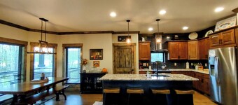 Cozy Mountain Escape—Sweetgrass Retreat for Romance & Family Fun