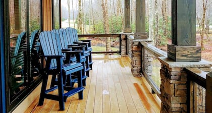 Cozy Mountain Escape—Sweetgrass Retreat for Romance & Family Fun