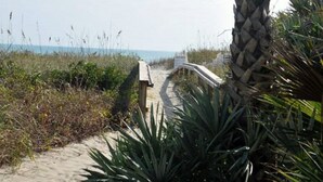 Am Strand, Liegestühle, Strandtücher