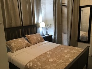 3 bedrooms, desk, iron/ironing board, WiFi
