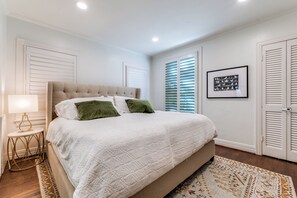 2 bedrooms, iron/ironing board, WiFi, bed sheets - SMU, Highland Park, Katy Trail, Knox/Travis (Dallas)