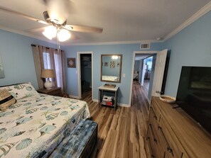 2 makuuhuonetta, silitysrauta/-lauta, Wi-Fi, vuodevaatteet