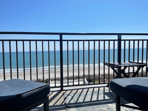 OCEANFRONT-King Bed-Comfortable-Home-Kitchen-Beach-Million Dollar View-WiFi