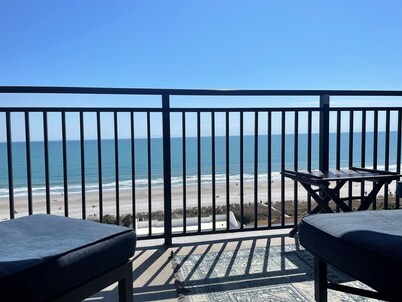 OCEANFRONT-King Bed-Comfortable-Home-Kitchen-Beach-Million Dollar View-WiFi