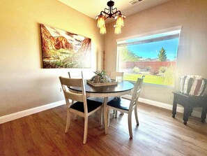 Dining - Desert Retreat Near Zion | Hot Tub & Red Rock View (Kanab)