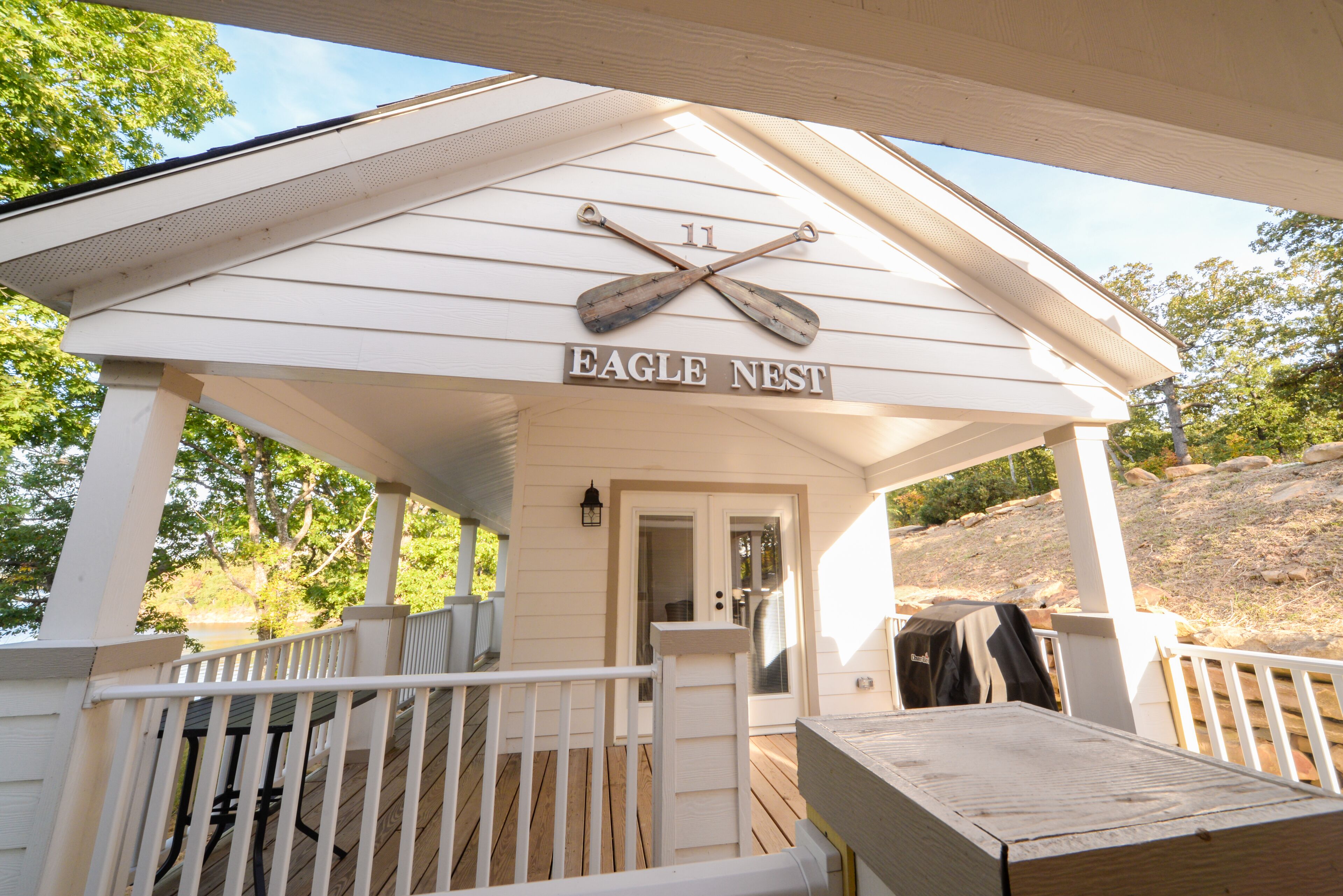 Nestle down in this studio at Skiatook Lake