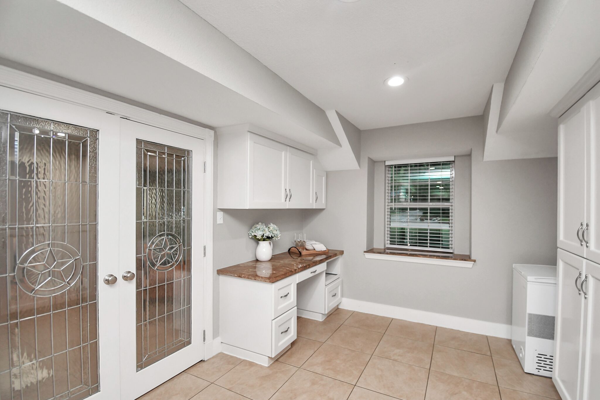 المنشأة من الداخل