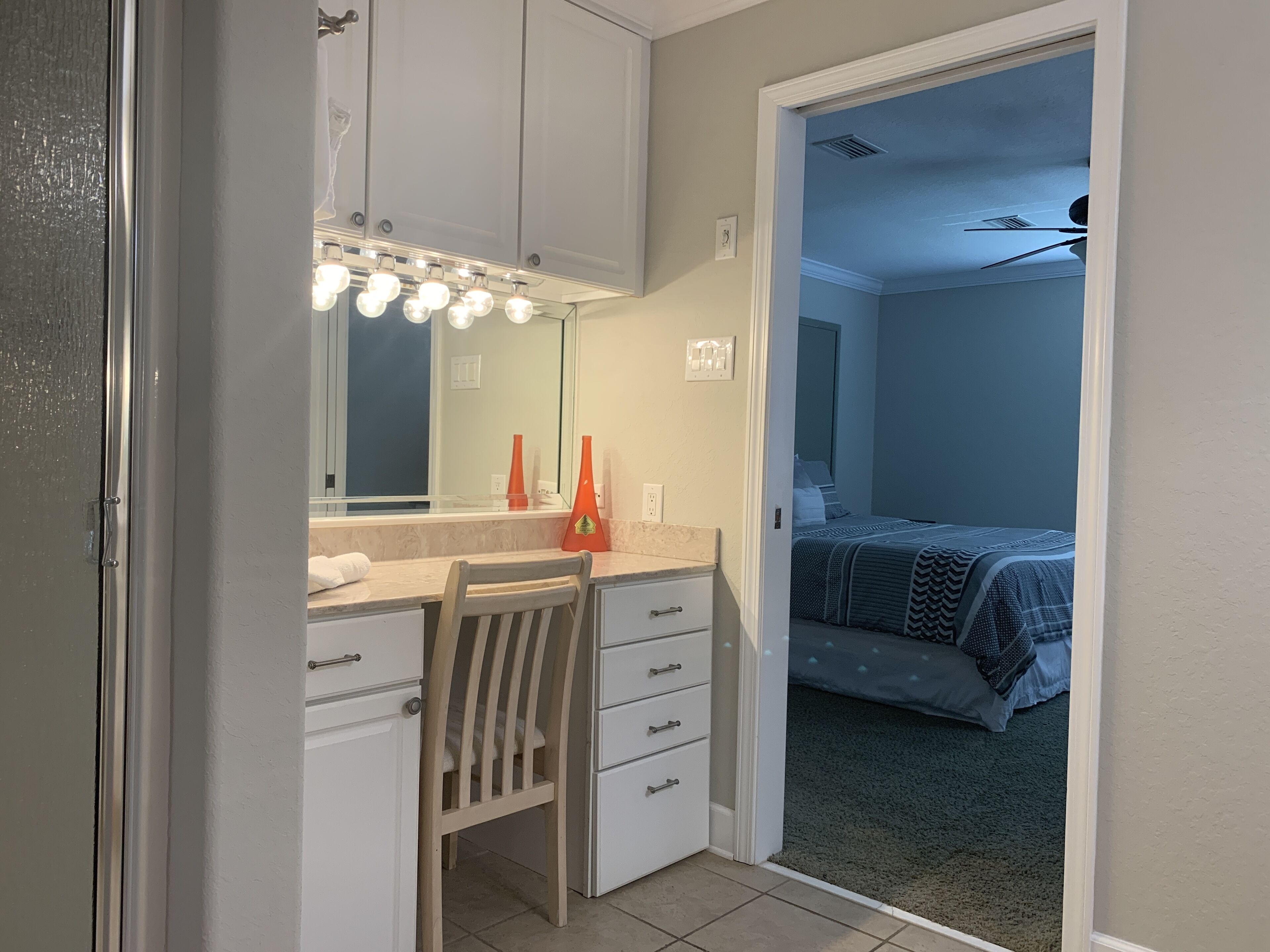 3 室のベッドルーム、アイロン / アイロン台、WiFi、ベッドシーツ