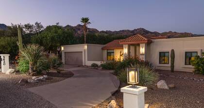 Beautiful Foothills Home, Near Sabino Canyon, Mountain views, Handicap friendly.