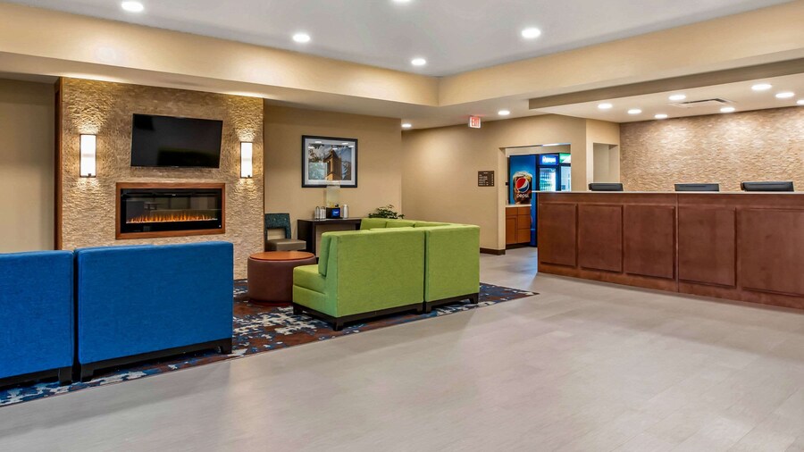 Comfort Inn and Suites Ames near ISU Campus