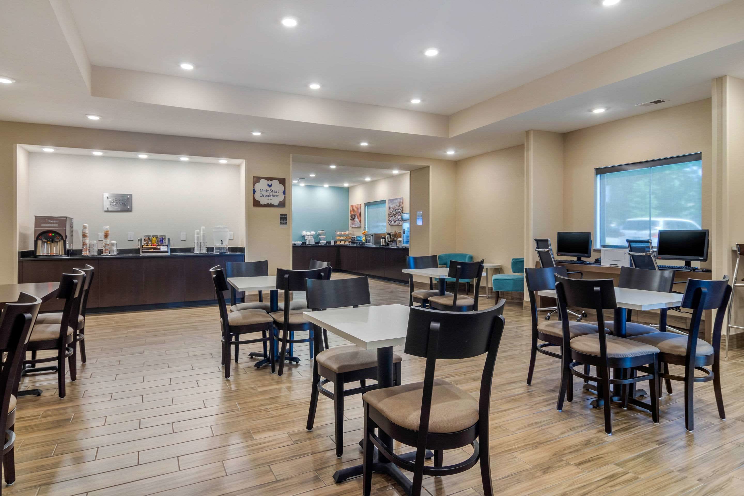 free daily on-the-go breakfast