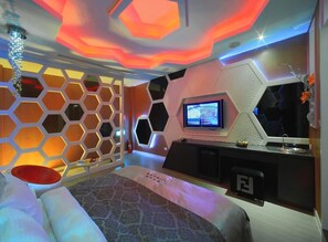 Superior Suite | Premium bedding, blackout curtains, soundproofing - Roman Vacation Motel (Taichung)