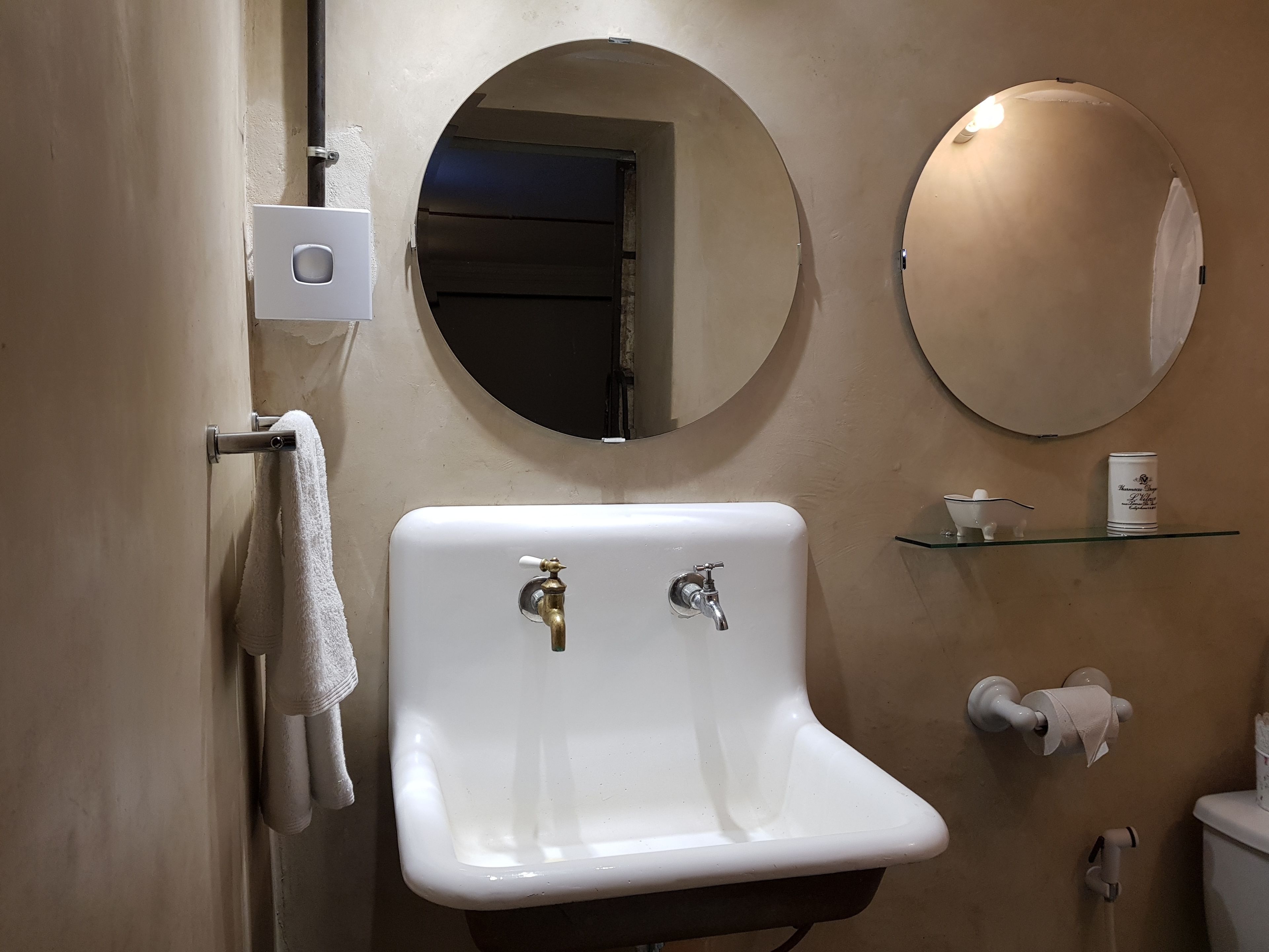 double room | 1 bedroom, egyptian cotton sheets, premium bedding, in-room safe