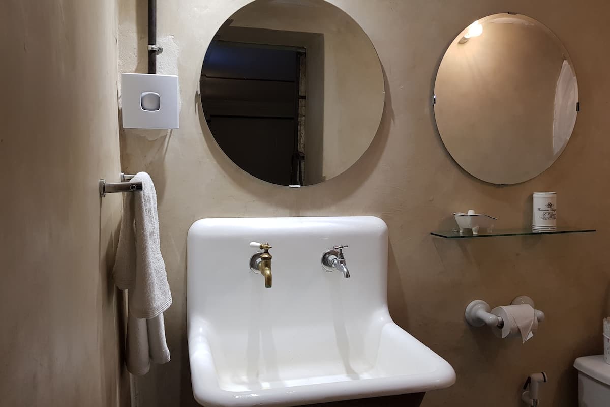 double room | 1 bedroom, egyptian cotton sheets, premium bedding, in-room safe