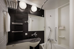 Duschwanne, Komfortbadewanne, kostenlose Toilettenartikel, Haartrockner