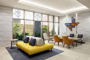 Lobby - Four Points Flex by Sheraton Nagoya Station (Nagoya)
