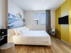 In-room safe, desk, blackout curtains, soundproofing - B&B Hotel Roma Fiumicino Aeroporto Fiera 1 (Fiumicino)