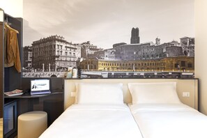 In-room safe, desk, blackout curtains, soundproofing - B&B Hotel Roma Fiumicino Aeroporto Fiera 1 (Fiumicino)