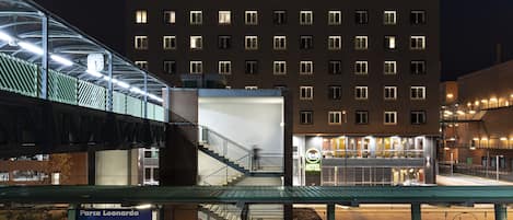 Façade de l’hébergement - soirée/nuit